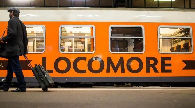 Hier fuhr er noch: Ein Zug des Crowdfunding-Unternehmens Locomore steht 2016 am Hauptbahnhof in Stuttgart zur Abfahrt nach Be