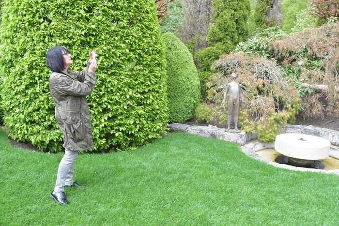 Führung durch das Gartenkunstwerk von Roland Doschka