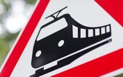 In Hessen hat es an einem unbeschrankten Bahnübergang einen tödlichen Unfall gegeben. Foto: Friso Gentsch