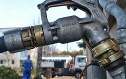 Über die Reduzierung der Fördermenge versucht die Opec den Ölpreis in ihrem Sinne zu beeinflussen. Foto: Patrick Pleul