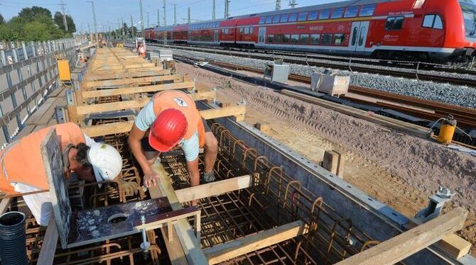 Die Bauoffensive der Deutschen Bahn bringt ihre Konkurrenten auf der Schiene ins Schwitzen. Foto: Hendrik Schmidt/Illustratio