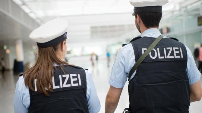 Polizei am Münchner Flughafen.