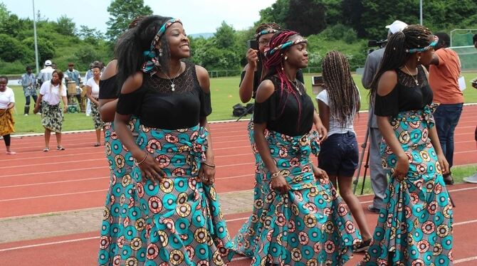Traditionelle Tänze, mitreißende Musikshows: Beim Kamerun-Festival gab es Einblick in die Vielfalt afrikanischer Kultur. FOTO: S