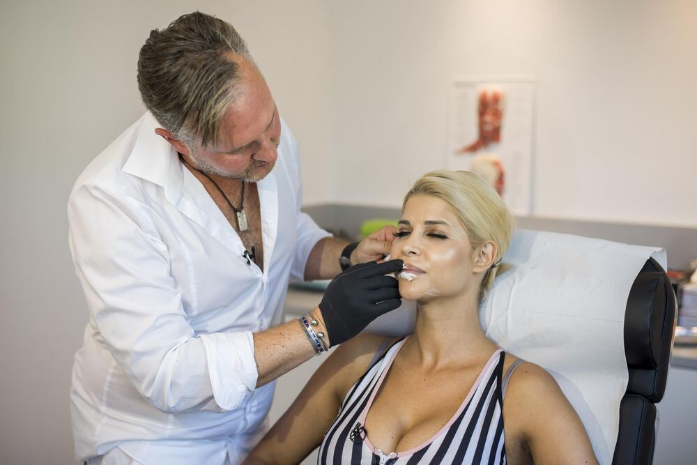 Volle Lippen für Micaela Schäfer: Die OP in Bildern