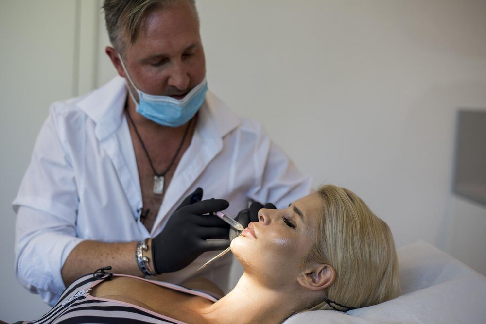 Volle Lippen für Micaela Schäfer: Die OP in Bildern