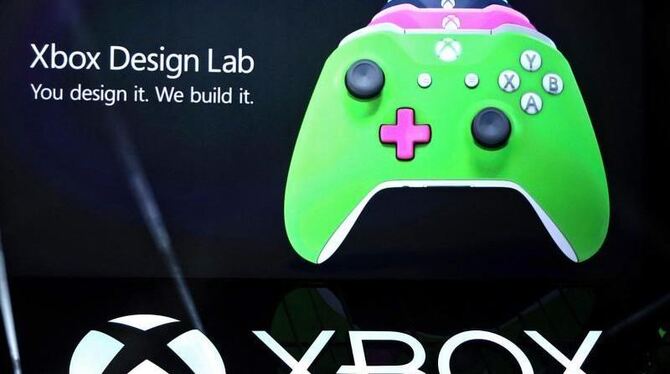 Mit der Xbox One X dürfte Microsoft erneut die Hardcore-Gamer adressieren. Foto: Mike Nelson/Archiv