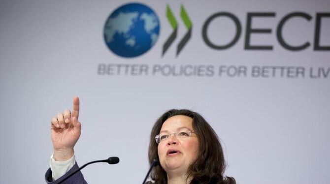Bundesarbeitsministerin Andrea Nahles bei der Vorstellung des OECD-Beschäftigungsausblicks 2017. Foto: Kay Nietfeld