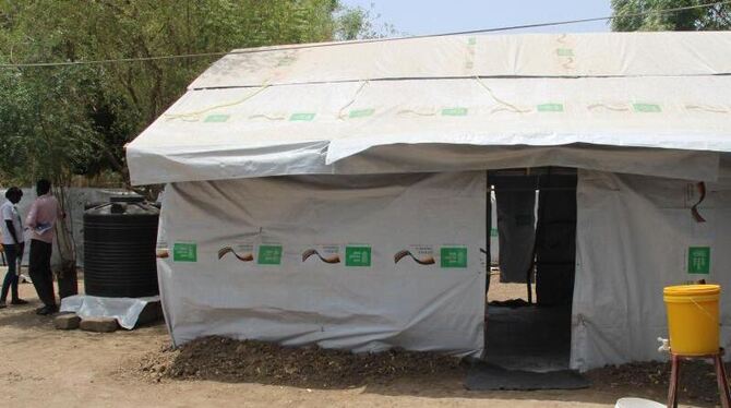 Ein provisorisches Behandlungszentrum für Cholera-Patienten steht im südsudanesischen Bundesstaat Unity. Foto: Jürgen Bätz/Il