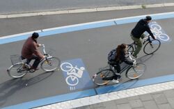 Die Holländer radeln schon längst auf Radschnellwegen, in Deutschland sind sie noch rar. Das Bild zeigt  Göttingen.