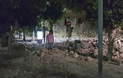 Ein von dem Seebeben zerstörtes Gebäude auf der griechischen Ägäisinsel Kos. Die US-Erdbebenwarte gab die Stärke des Bebens m