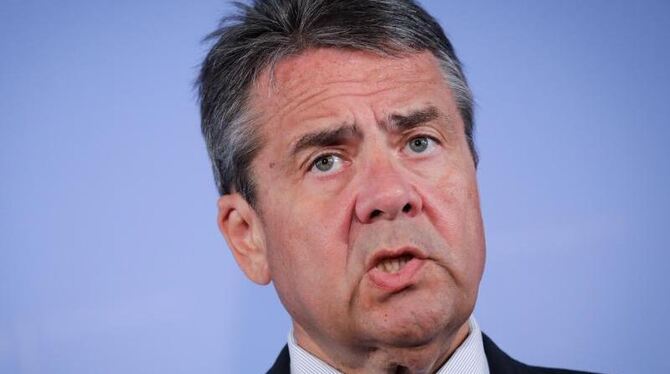 Außenminister Sigmar Gabriel betonte erneut, die Bundesregierung könne der Verhaftung deutscher Staatsbürger nicht tatenlos z Außenminister Sigmar Gabriel betonte erneut, die Bundesregierung könne der Verhaftung deutscher Staatsbürger nicht tatenlos z