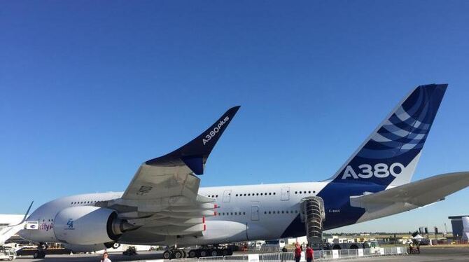 Sorgenkind von Airbus: Der A380 mit den angedachten größeren abgeknickten Flügelenden (»A380plus«). Foto: Sebastian Kunigkeit