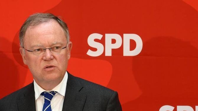 Niedersachsens Ministerpräsident Stephan Weil hat seine knappe Parlamentsmehrheit verloren. Foto: Holger Hollemann