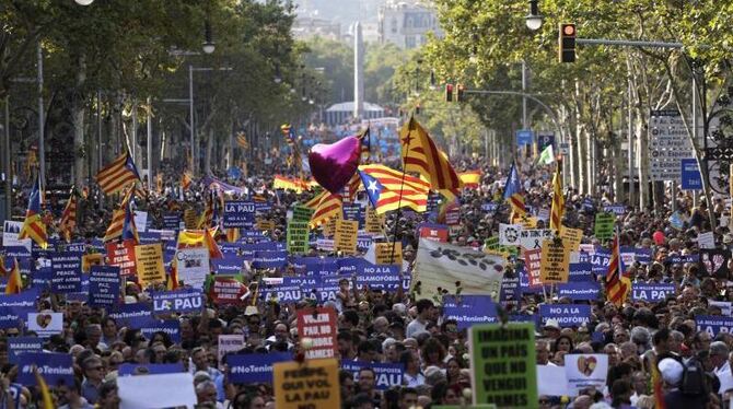 »Ich habe keine Angst«: Tausende Demonstranten sind in Barcelona zu einer Gedenkversammlung zusammengekommen. Foto: Emilio Mo