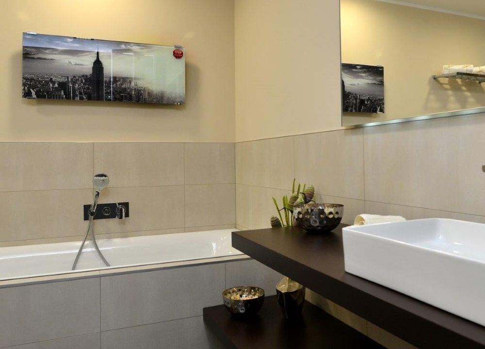 Herrlinger KG in Metzingen Bad-Ausstellung »Elements«