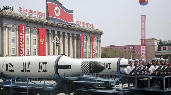 Ballistische Raketen bei einer Militärparade in Pjöngjang. Foto: Wong Maye-E