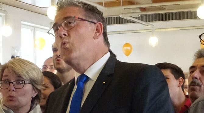 Michael Donth (CDU) holt wie erwartet das Direktmandat, muss aber herbe Verluste seiner Partei verdauen. Michael Donth (CDU) holt wie erwartet das Direktmandat, muss aber herbe Verluste seiner Partei verdauen.