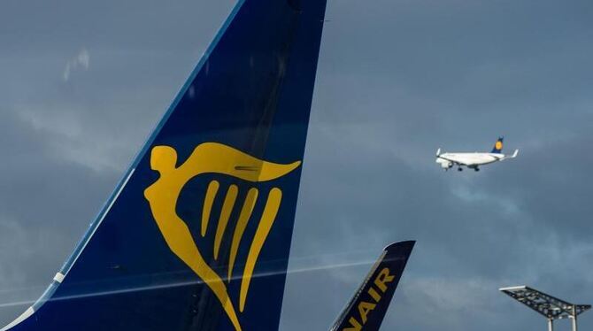 Ryanair wird vorgeworfen, die Fluggäste bei der massenhaften Streichung von Flügen nicht ausreichend über ihre Rechte informi
