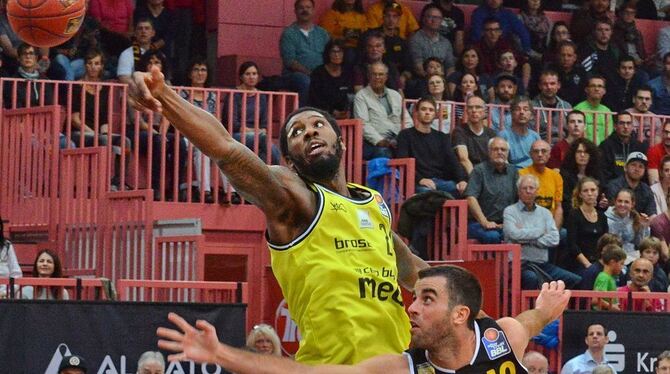 ared Jordan (rechts) und die Walter Tigers müssen sich zum Rundenbeginn ziemlich für einen Sieg strecken. ared Jordan (rechts) und die Walter Tigers müssen sich zum Rundenbeginn ziemlich für einen Sieg strecken.