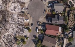 Die Gewalt des Feuers zeigt sich auf dieser Luftaufnahme. Vom Wohngebiet «Coffey Park» in Santa Rosa sind nur noch wenige Häu