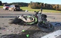Auf der Straße zwischen Hayingen und Indelhausen wurde am Samstagnachmittag ein Motoradfahrer lebensgefährlich verletzt. Foto: T