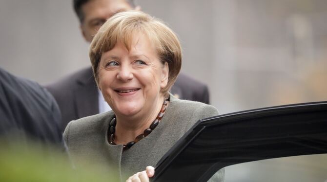 Bundeskanzlerin Angela Merkel (CDU) kommt zu den Sondierungsgesprächen der sogenannten »Jamaika-Koalition« zwischen CDU, CSU, FD