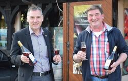 Bei diesen Herren gibt es das neue Produkt »ME Perl«: Jörg Waldner, Vorsitzender  der Weingärtnergenossenschaft und Geschäftsfüh
