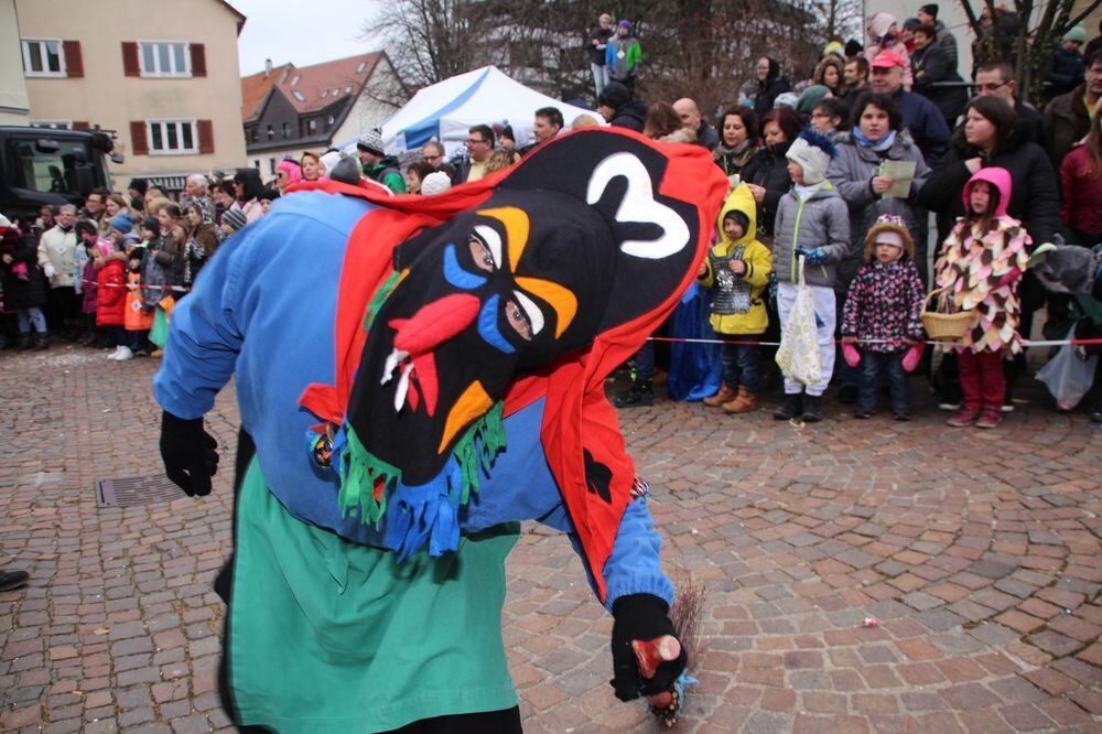 Narrenumzug der Uschlaberghexa in Pfullingen 2018