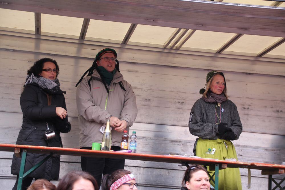 Narrenumzug der Uschlaberghexa in Pfullingen 2018