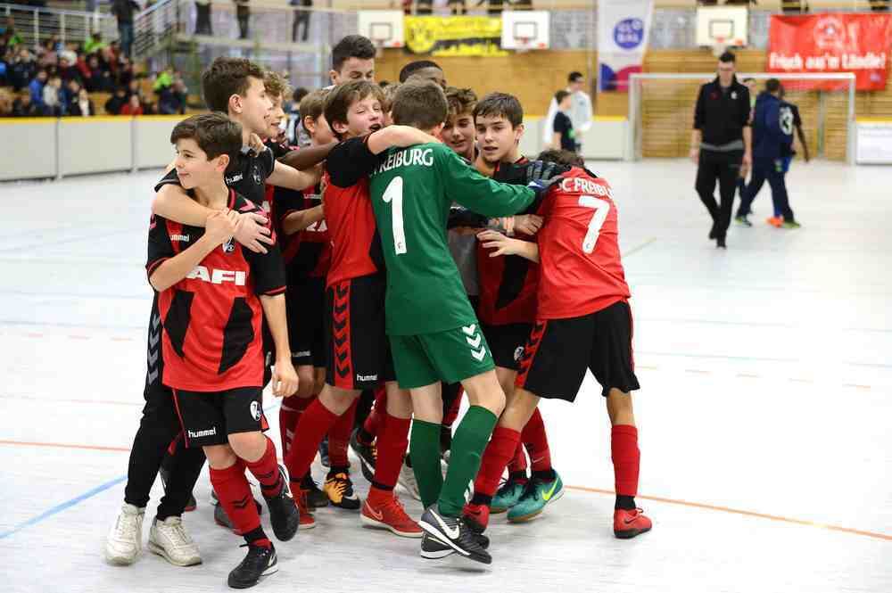 Internationales U12 Fußballturnier in der Storlachhalle