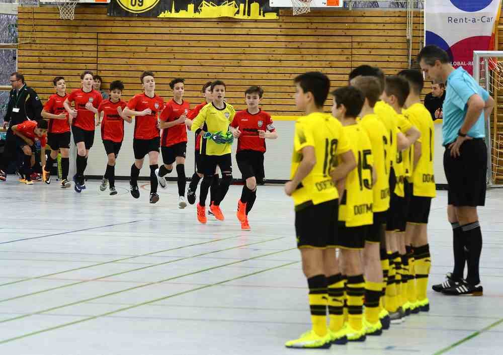 Internationales U12 Fußballturnier in der Storlachhalle