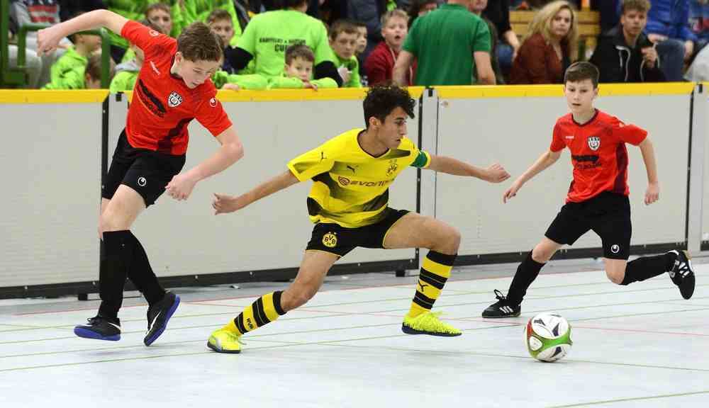 Internationales U12 Fußballturnier in der Storlachhalle