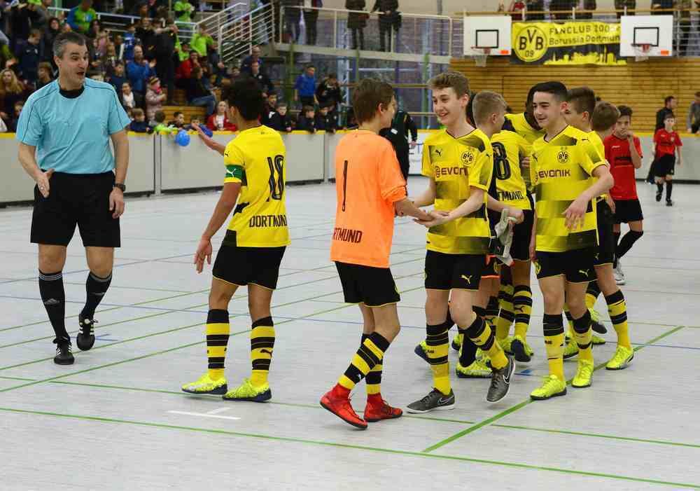 Internationales U12 Fußballturnier in der Storlachhalle
