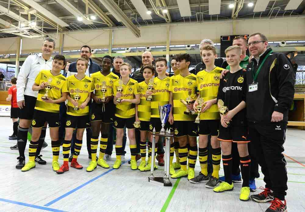 Internationales U12 Fußballturnier in der Storlachhalle