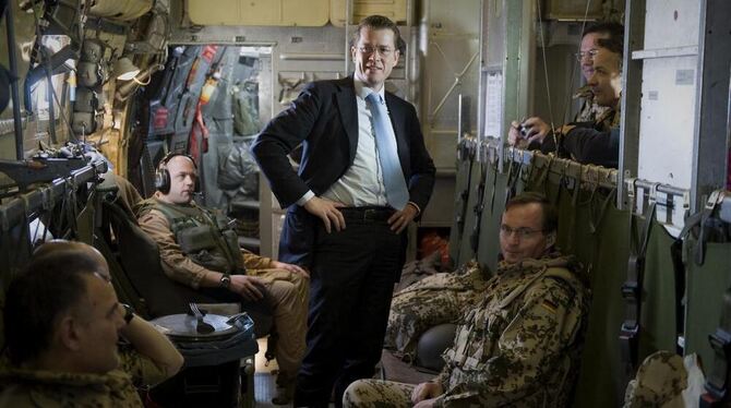Verteidigungsminister zu Guttenberg ist heute nach Afghanistan geflogen.