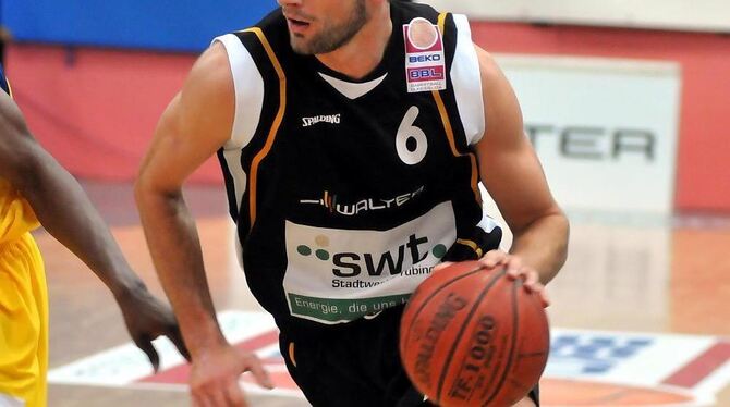 Spielmacher Bane Ratkovica blieb an alter Wirkungsstätte blass. GEA-Archivfoto: Pacher Spielmacher Bane Ratkovica blieb an alter Wirkungsstätte blass. GEA-Archivfoto: Pacher