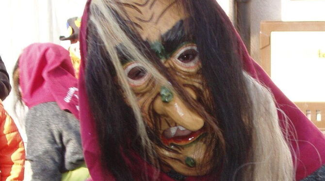 Die Pfullinger Uschlaberghex in ihrem Häs. FOTO: PR Die Pfullinger Uschlaberghex in ihrem Häs. FOTO: PR