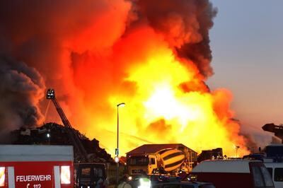 brand_schredderwerk_herbertingen_grosseinsatz_feuerwehr_7 (jpg)