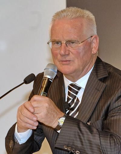 walter_eroeffnung_werk_muensingen_2007_6 (jpg)