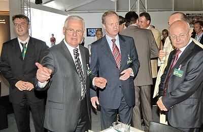 walter_eroeffnung_werk_muensingen_2007_12 (jpg)