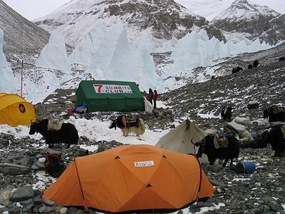 dirk_feige_everest_expedition_2007_1 (jpg)