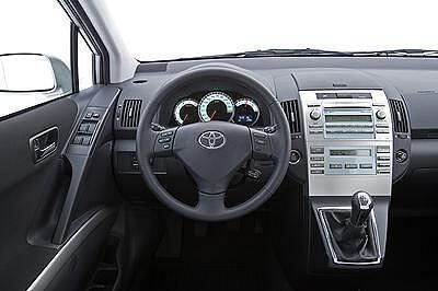 toyota_corolla_verso_2007_2 (jpg)