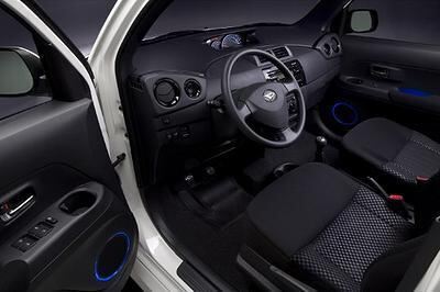 daihatsu_materia_2007_9 (jpg)