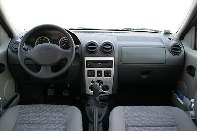 dacia_logan_mcv_2007_14 (JPG)