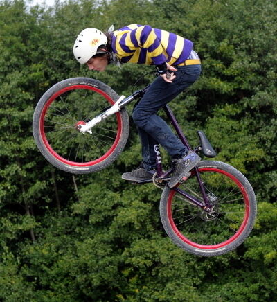 jump_juniors_cup_bikepark_2008_25 (jpg)