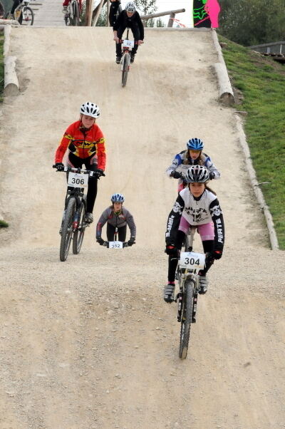 jump_juniors_cup_bikepark_2008_44 (jpg)