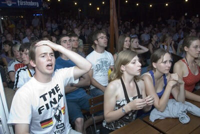 krtu_fans-bei-em-finale_msc_121_400 (jpg)