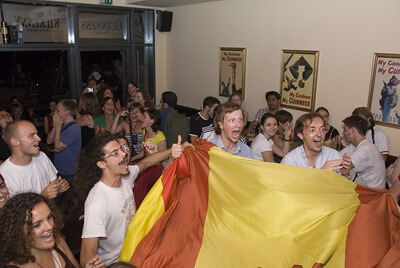 krtu_fans-bei-em-finale_msc_131_400 (jpg)