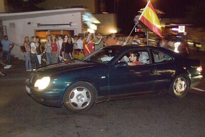 krtu_fans-bei-em-finale_msc_166_400 (jpg)