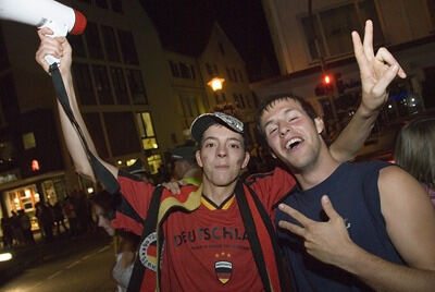 krtu_fans-bei-em-finale_msc_177_400 (jpg)